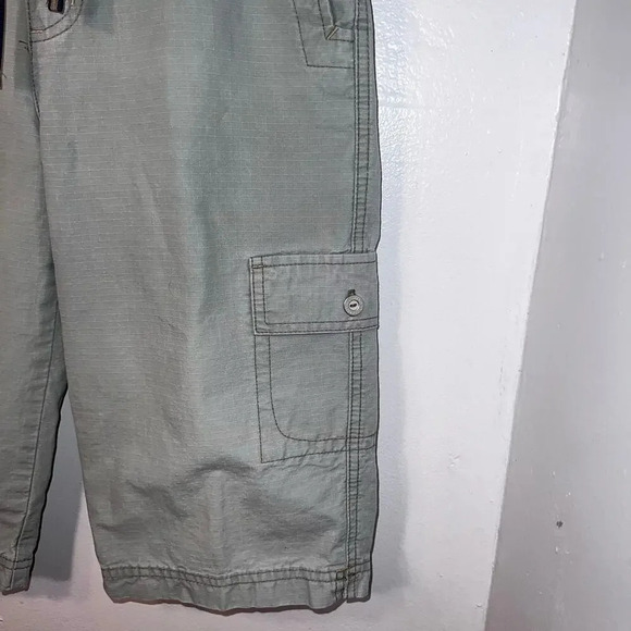 Gloria Vanderbilt 6P light olive green textured ribbon waist Bermuda short - Picture 3 of 7